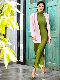 Saba Qamar feet photo thumbnail
