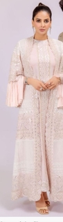 Saba Qamar feet photo thumbnail