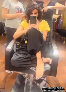 Saba Qamar feet photo thumbnail