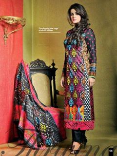 Saba Qamar feet photo thumbnail