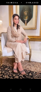 Saba Qamar feet photo thumbnail