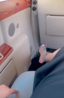 Saba Qamar feet photo thumbnail