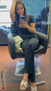 Saba Qamar feet photo thumbnail