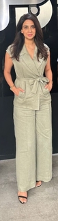 Saba Qamar feet photo thumbnail