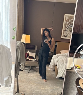 Saba Qamar feet photo thumbnail