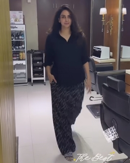 Saba Qamar feet photo thumbnail