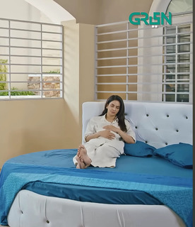 Saba Qamar feet photo thumbnail
