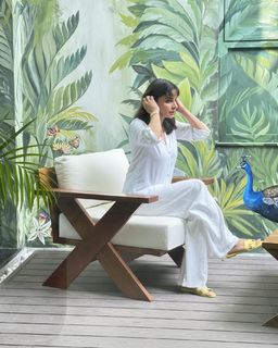 Saba Qamar feet photo thumbnail