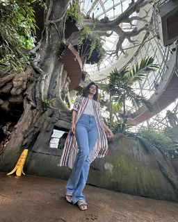 Saba Qamar feet photo thumbnail