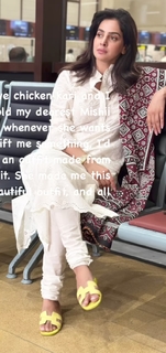 Saba Qamar feet photo thumbnail