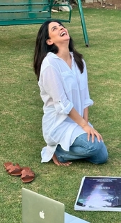 Saba Qamar feet photo thumbnail