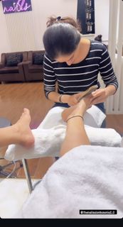 Saba Qamar feet photo thumbnail