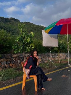 Saba Qamar feet photo thumbnail