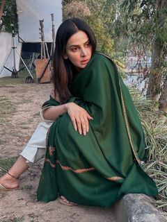 Saba Qamar feet photo 2