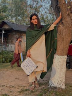 Saba Qamar feet photo 1