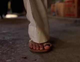 Saba Qamar feet photo 19