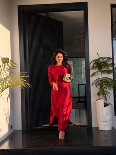 Saba Qamar feet photo 4