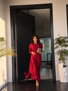 Saba Qamar feet photo 20