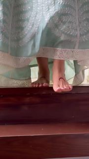 Saba Qamar feet photo 15