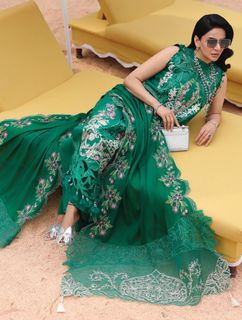 Saba Qamar feet photo 18