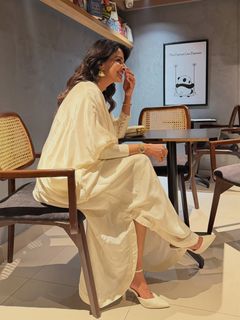 Saba Qamar feet photo 13