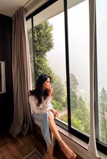 Saba Qamar feet photo 6