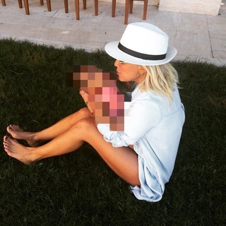 Saba Tümer feet photo 3