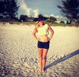 Sabine Lisicki feet photo thumbnail