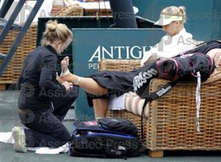 Sabine Lisicki feet photo thumbnail