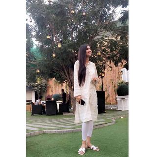 Saboor Ali feet photo 9