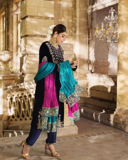 Saboor Ali feet photo 5