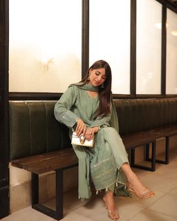 Saboor Ali feet photo 1