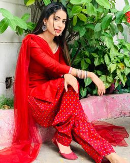 Saboor Ali feet photo 15