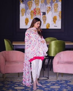 Saboor Ali feet photo 4