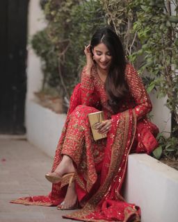 Saboor Ali feet photo 4