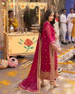 Saboor Ali feet photo 1