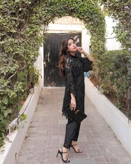 Saboor Ali feet photo 8