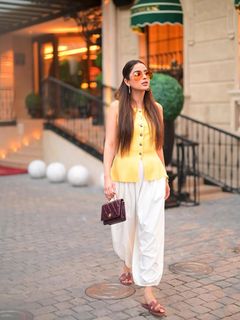 Saboor Ali feet photo 11