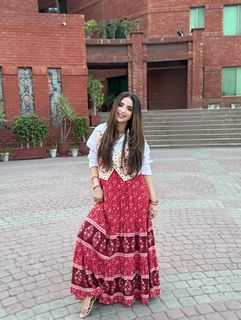Saboor Ali feet photo 8