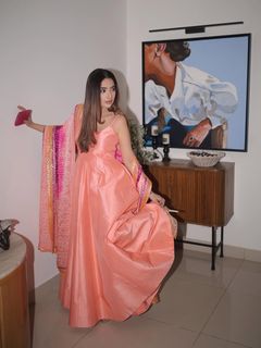 Saboor Ali feet photo 3