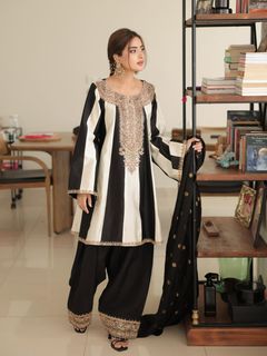 Saboor Ali feet photo 10