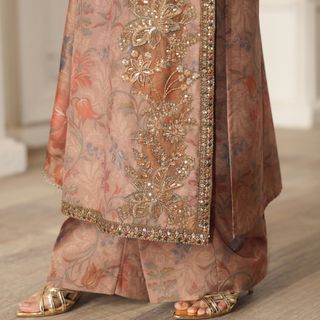 Saboor Ali feet photo 5
