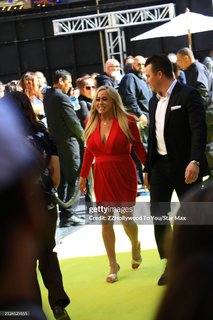 Sabrina Bryan feet photo 9