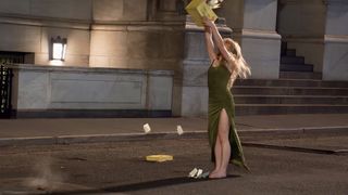 Sabrina Carpenter feet photo thumbnail