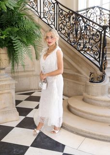 Sabrina Carpenter feet photo 7