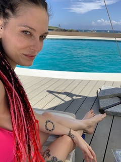 Sabrina Cereseto feet photo thumbnail