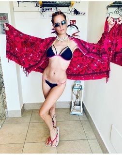 Sabrina Cereseto feet photo thumbnail