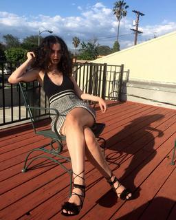 Sabrina Claudio feet photo 14