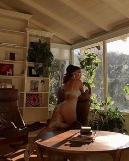 Sabrina Claudio feet photo 1