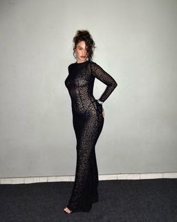 Sabrina Claudio feet photo 10